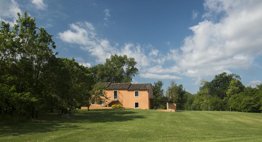 Agriturismo La Sorgente 卡梅拉诺 外观 照片